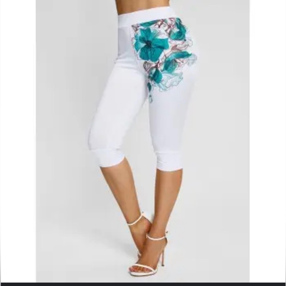 DRESSFO Women's Butterfly High Rise Cropped Pants/Leggings Monochromatic Size 8